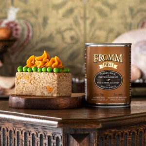 Fromm Pâté De Dinde De Canard Et De Patates Douces Pour Chien En Conserve 345g
